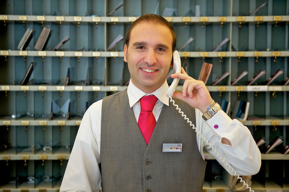 staff2